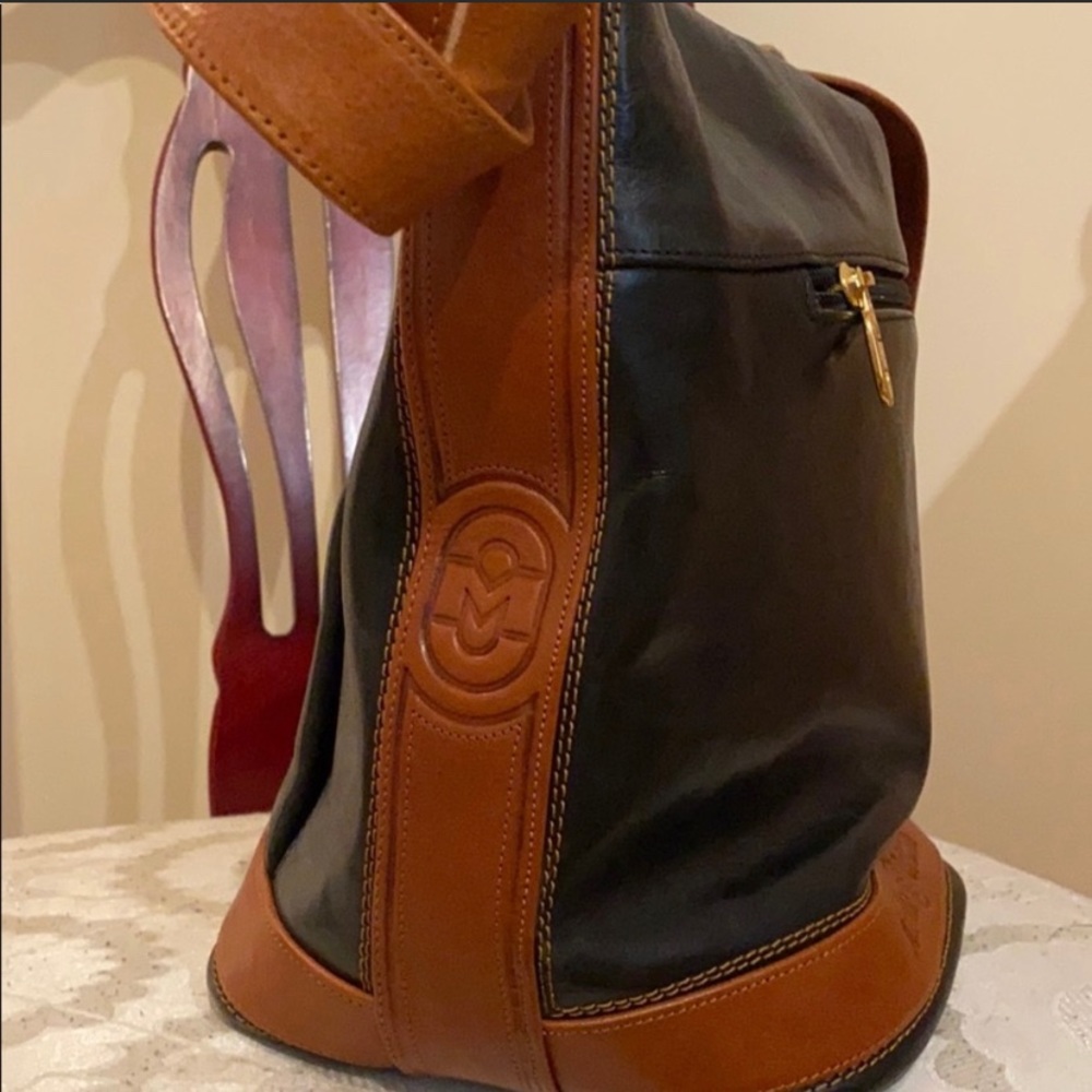 Italian Leather Bucket Bag - Picture 4 of 6